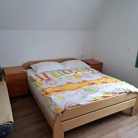 Gostisce Jelka Bed and Breakfast